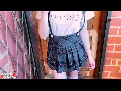 ❤️ L'escola es xucla la polla profundament i la folla en lloc de les classes. Vídeo porno a nosaltres ☑
